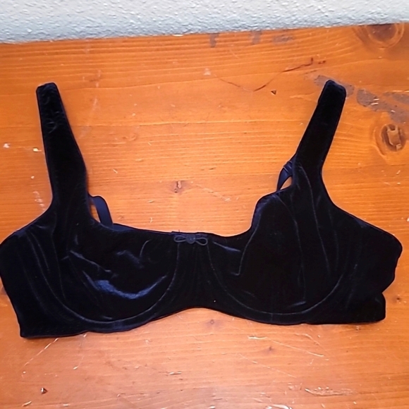 VINTAGE VICTORIA'S SECRET Y2K BLUE VELVET DEMI BRA  NO PADDED SIZE 36B - Picture 2 of 7